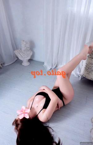V I P – gái gọi Quận 12